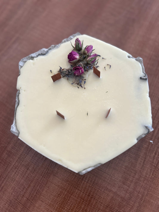 Candle soy hexagon with roses