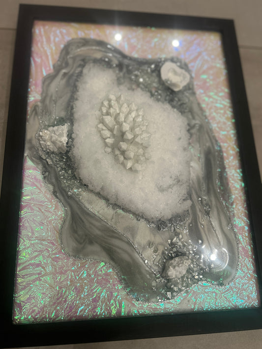 Geode Inspiration silver & white Resin wall art
