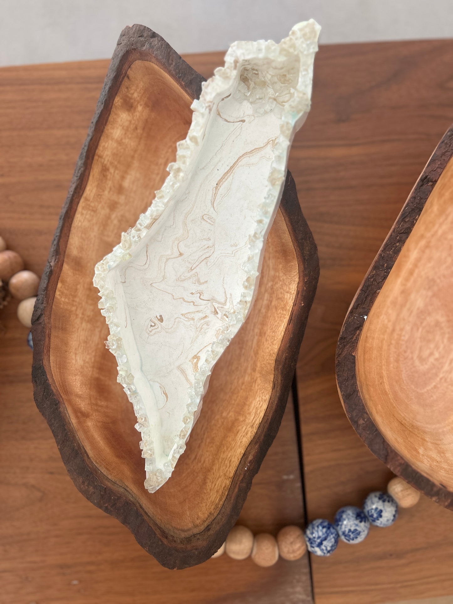 Tray inspired by the Map of Israel with clear glass