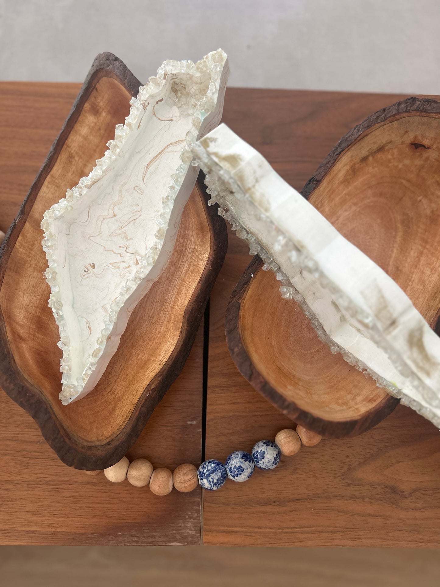 Tray inspired by the Map of Israel with clear glass