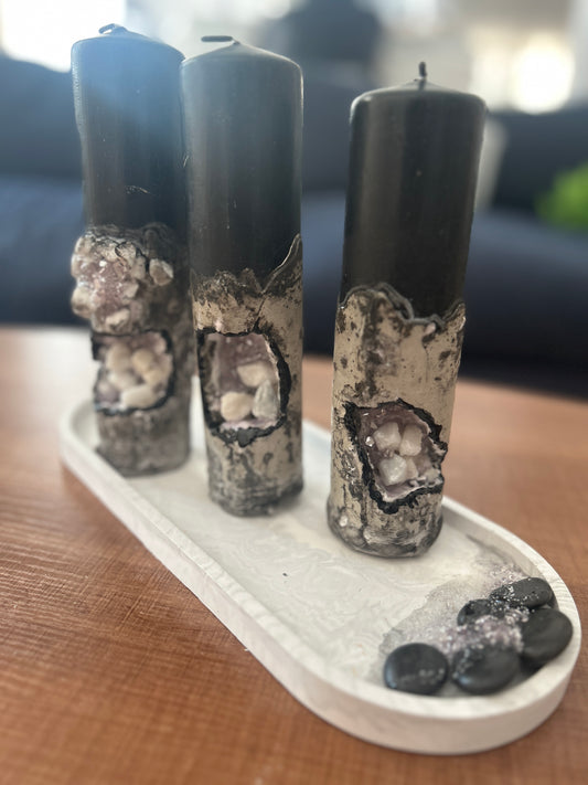 Geode three Candles with a tray